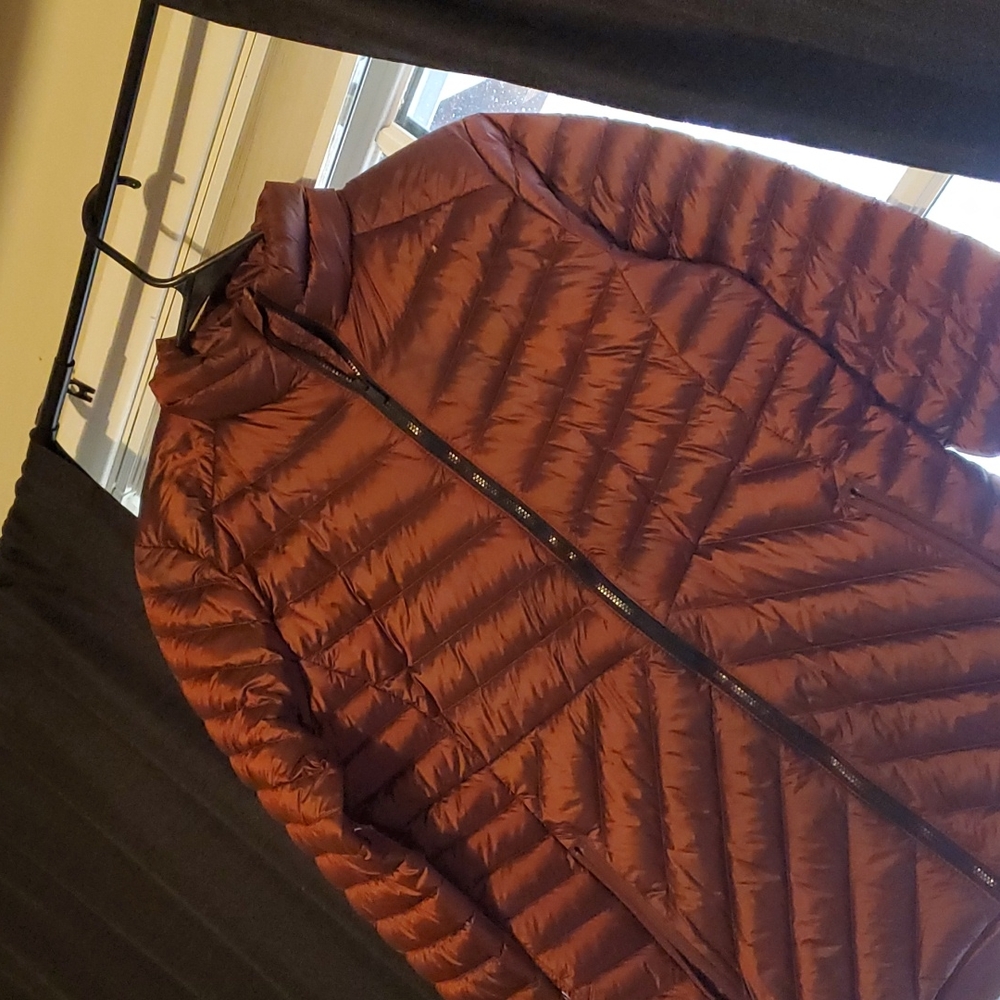 Packable puffy jacket